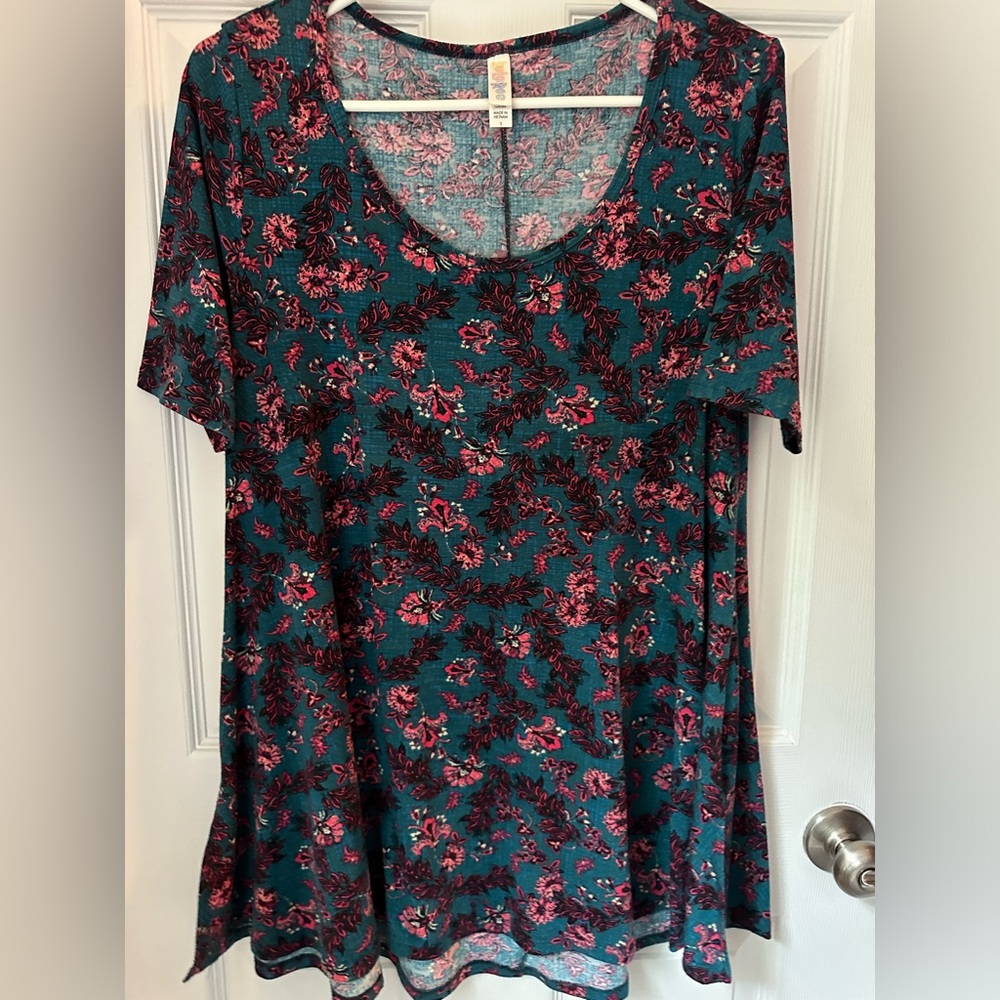 Lularoe Perfect Tee Size S